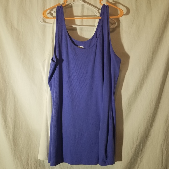 Old Navy Tops - 2 Old Navy Tanks